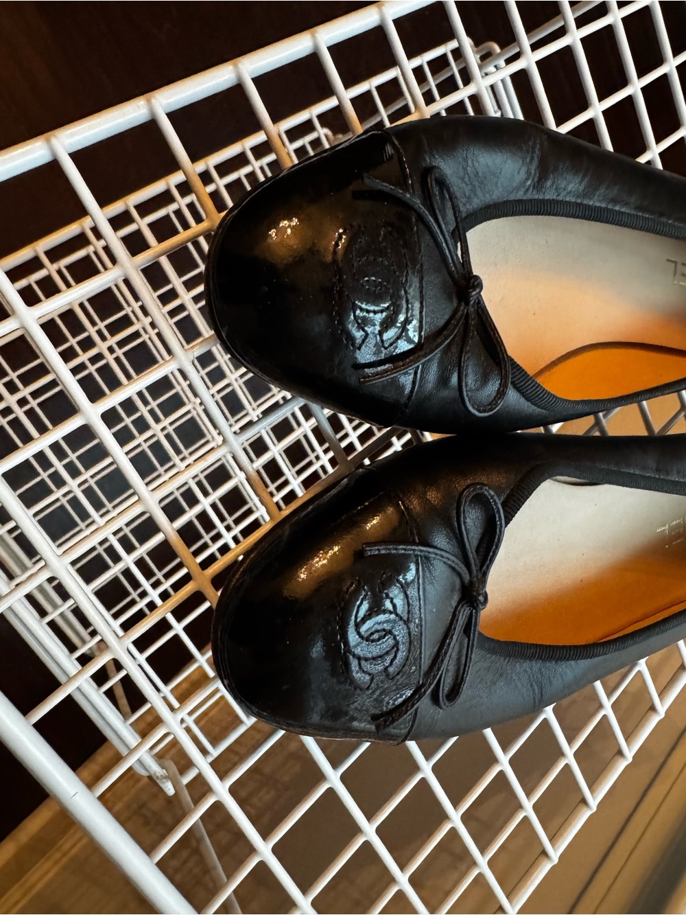 CHANEL Black Leather Cap-Toe Ballet Flats with CC Emblem Sz. 10 - Picture 4 of 4